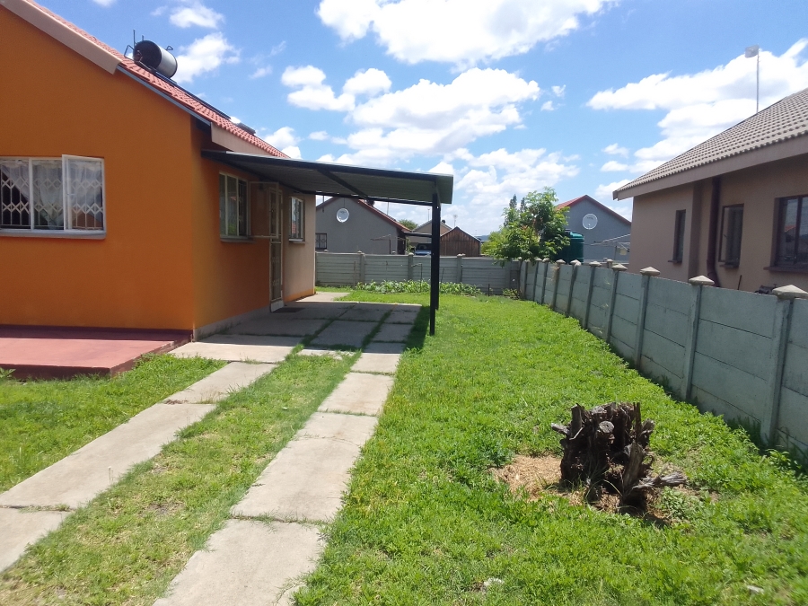 2 Bedroom Property for Sale in Freedom Park North West
